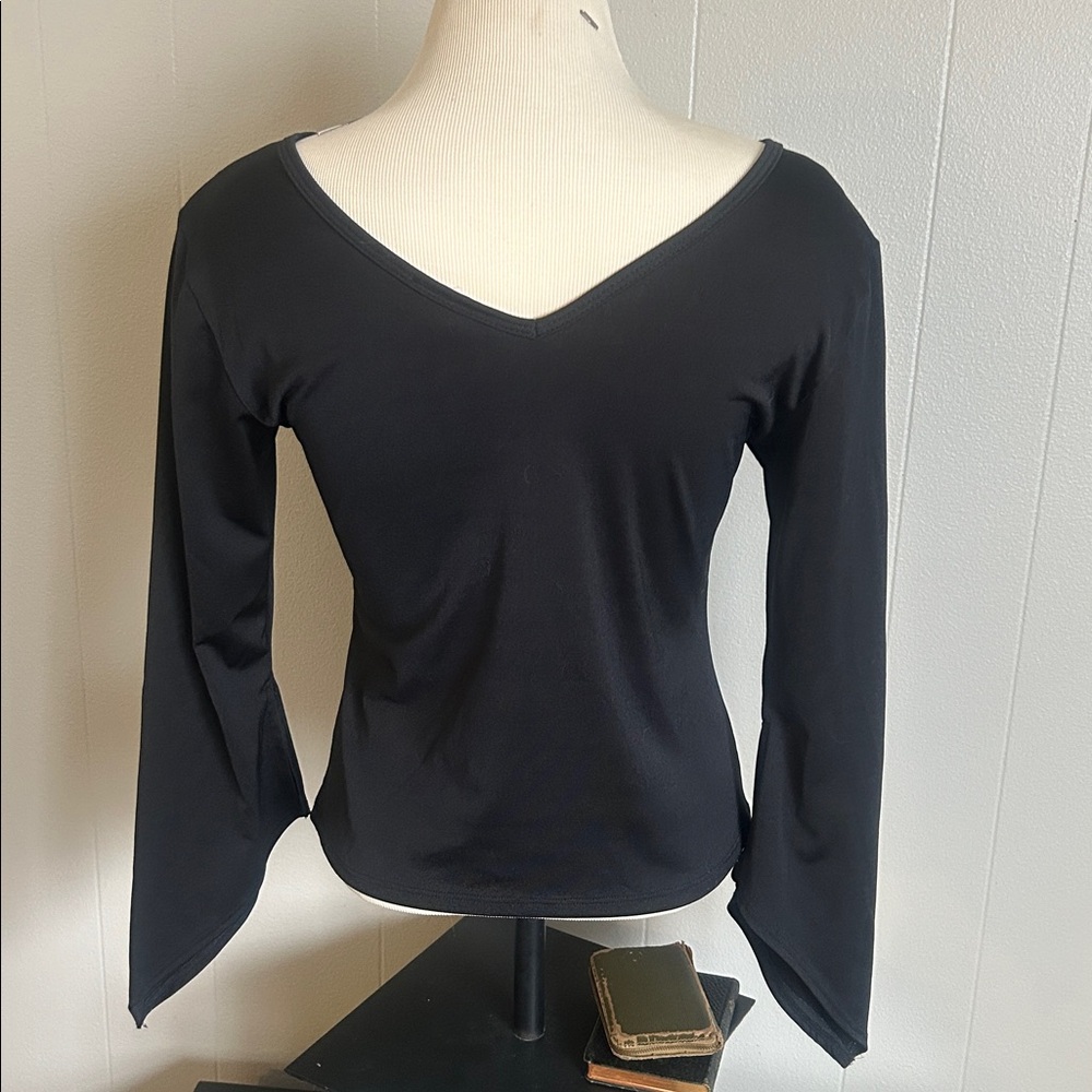 Vintage Y2K, 2000s klueless top black with flare sleeves made in the USA 🇺🇸 - Picture 4 of 5